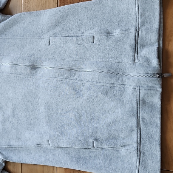 Lululemon Back To It Wrap, Size 6 - Picture 10 of 16